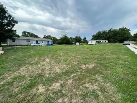 $16,000 | 14-18 Cedar Drive, Linn Valley, KS 66040