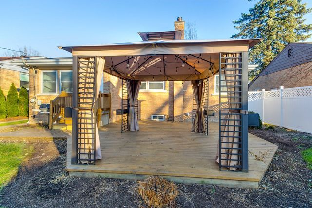 a view of a porch with a yard