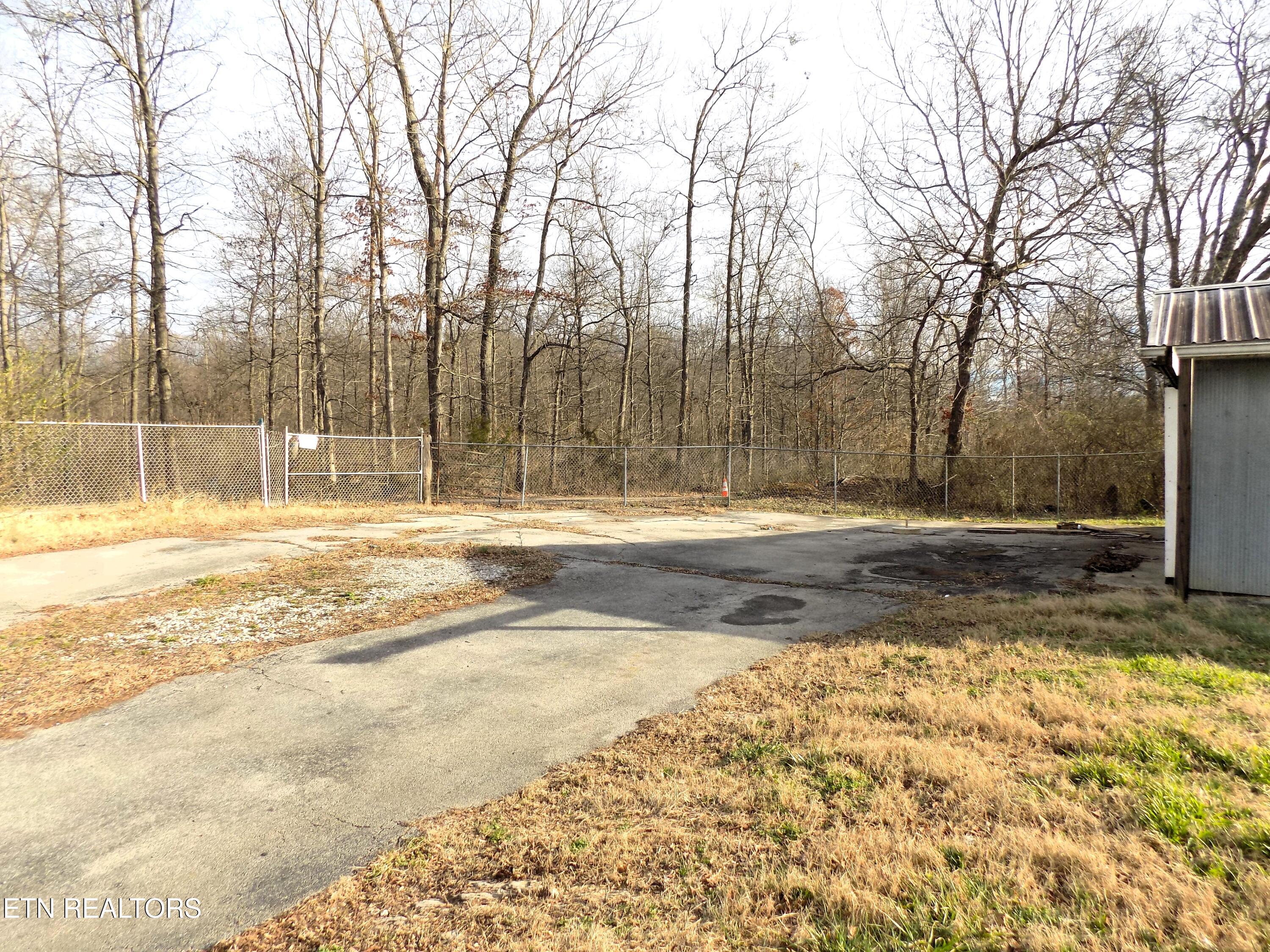 2139 Fraker Road Jefferson City, TN 37760 - Photo 26 of 32 Paved Driveway