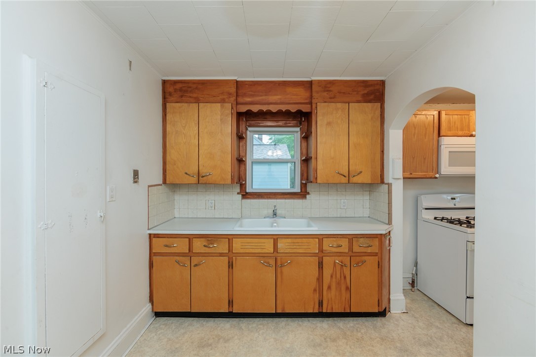 983 Dan Street Akron, OH 44310 - Photo 19 of 46