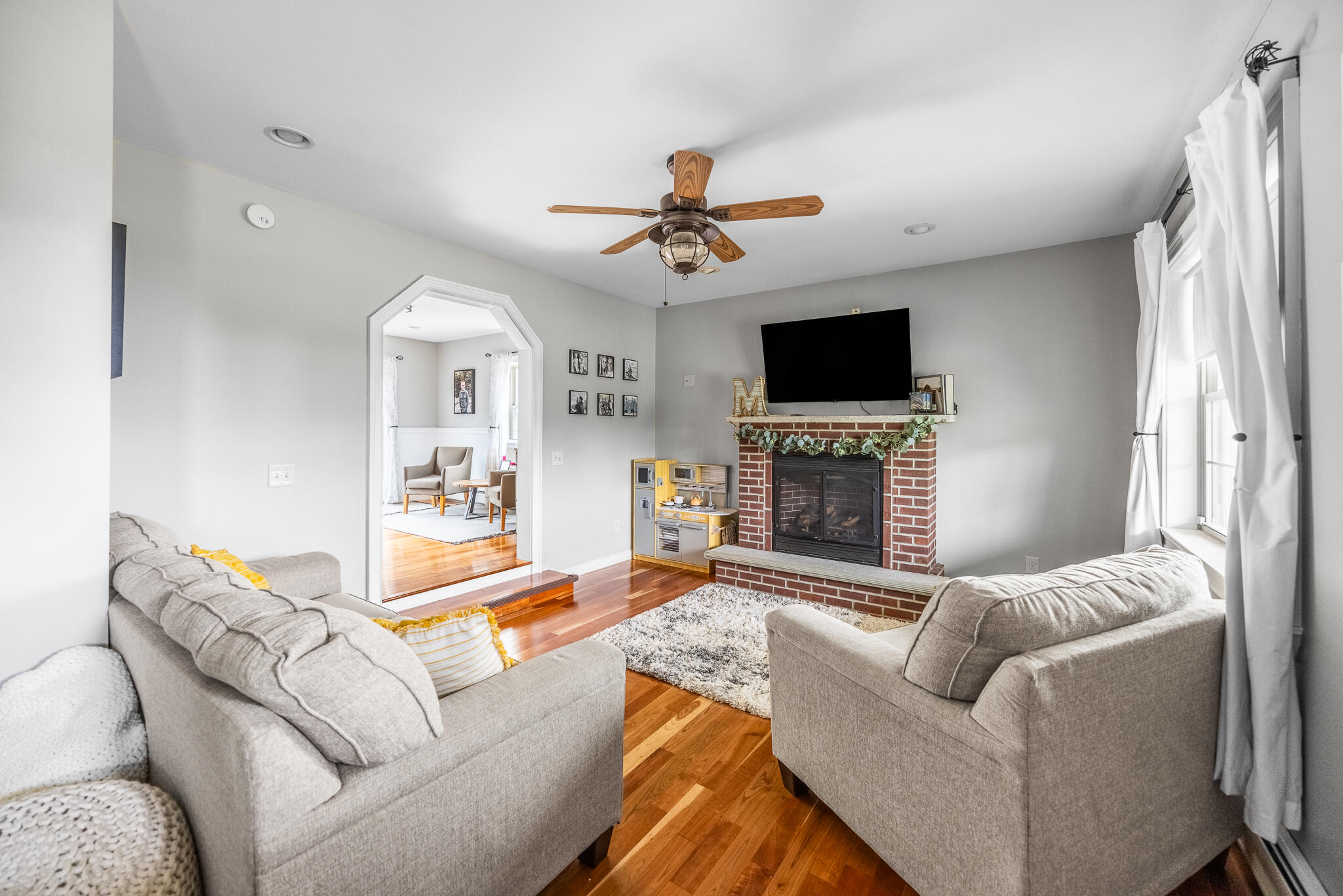 400 Enfield Road Lincoln, ME 04457 - Photo 27 of 44 Lincoln Interiors-12