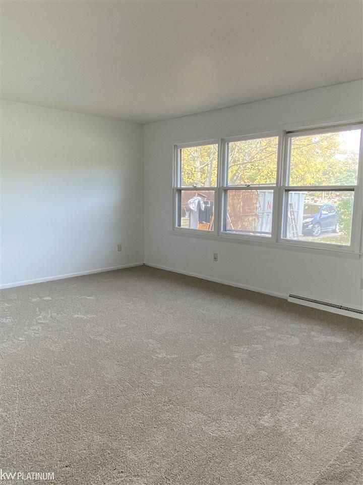 569 Horton Road Muskegon, MI 49445 - Photo 10 of 43 Living Room