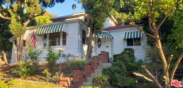 $4,700 | 7544 Flight Avenue, Los Angeles, CA 90045