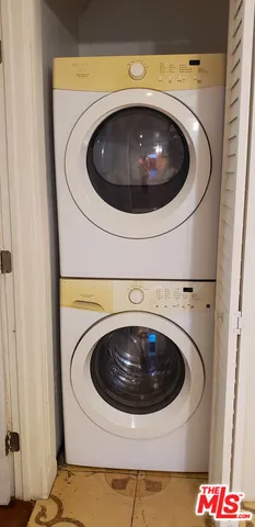 $4,700 | 7544 Flight Avenue, Los Angeles, CA 90045