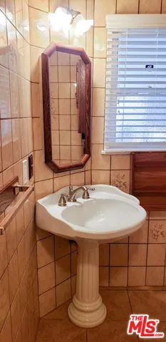 $4,700 | 7544 Flight Avenue, Los Angeles, CA 90045