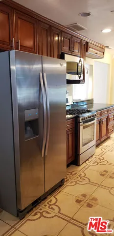 $4,700 | 7544 Flight Avenue, Los Angeles, CA 90045