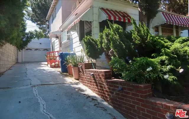 $4,700 | 7544 Flight Avenue, Los Angeles, CA 90045