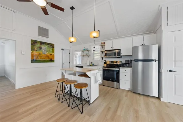 $998,900 | 2408 Avenue B, Bradenton Beach, FL 34217