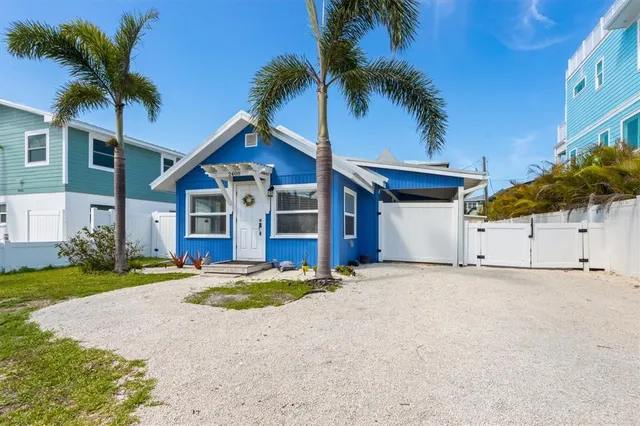 $998,900 | 2408 Avenue B, Bradenton Beach, FL 34217