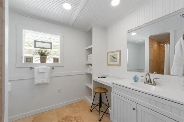 $998,900 | 2408 Avenue B, Bradenton Beach, FL 34217