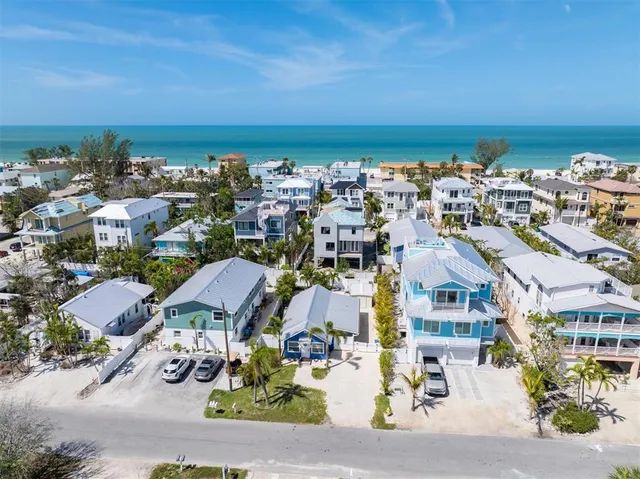 $998,900 | 2408 Avenue B, Bradenton Beach, FL 34217