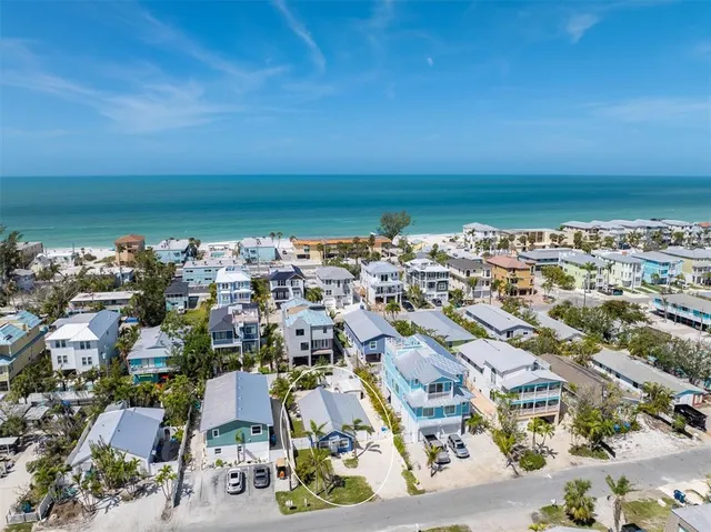 $998,900 | 2408 Avenue B, Bradenton Beach, FL 34217