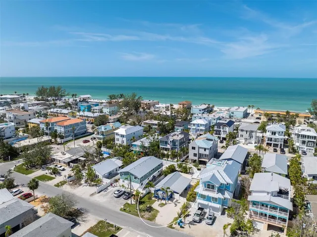 $998,900 | 2408 Avenue B, Bradenton Beach, FL 34217