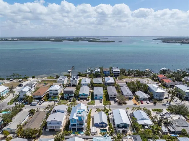 $998,900 | 2408 Avenue B, Bradenton Beach, FL 34217