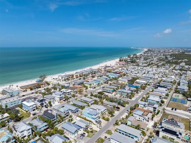 $998,900 | 2408 Avenue B, Bradenton Beach, FL 34217