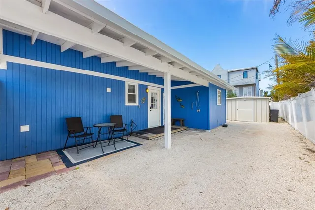 $998,900 | 2408 Avenue B, Bradenton Beach, FL 34217