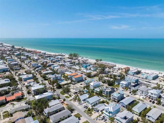 $998,900 | 2408 Avenue B, Bradenton Beach, FL 34217