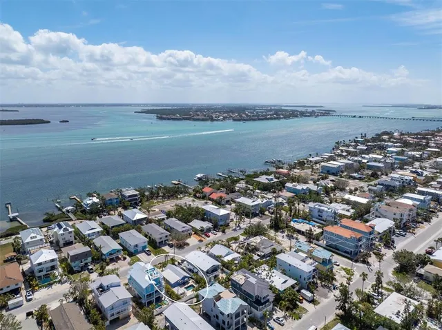 $998,900 | 2408 Avenue B, Bradenton Beach, FL 34217