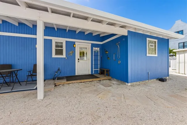 $998,900 | 2408 Avenue B, Bradenton Beach, FL 34217