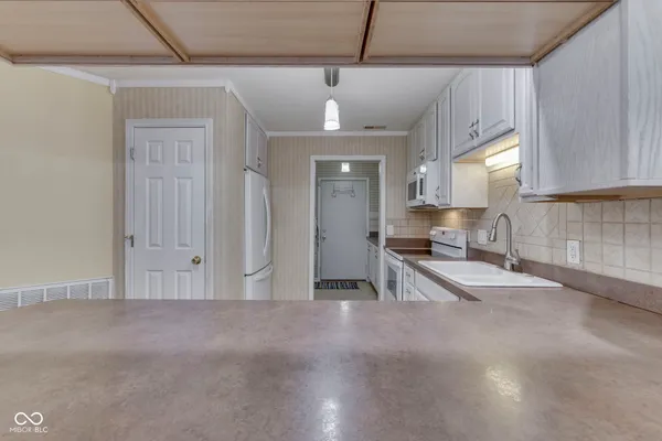 $219,500 | 7621 Briarstone Lane, Indianapolis, IN 46227