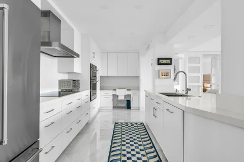 $1,199,000 | 100 Southeast 5th Avenue, Unit 302, Boca Raton, FL 33432