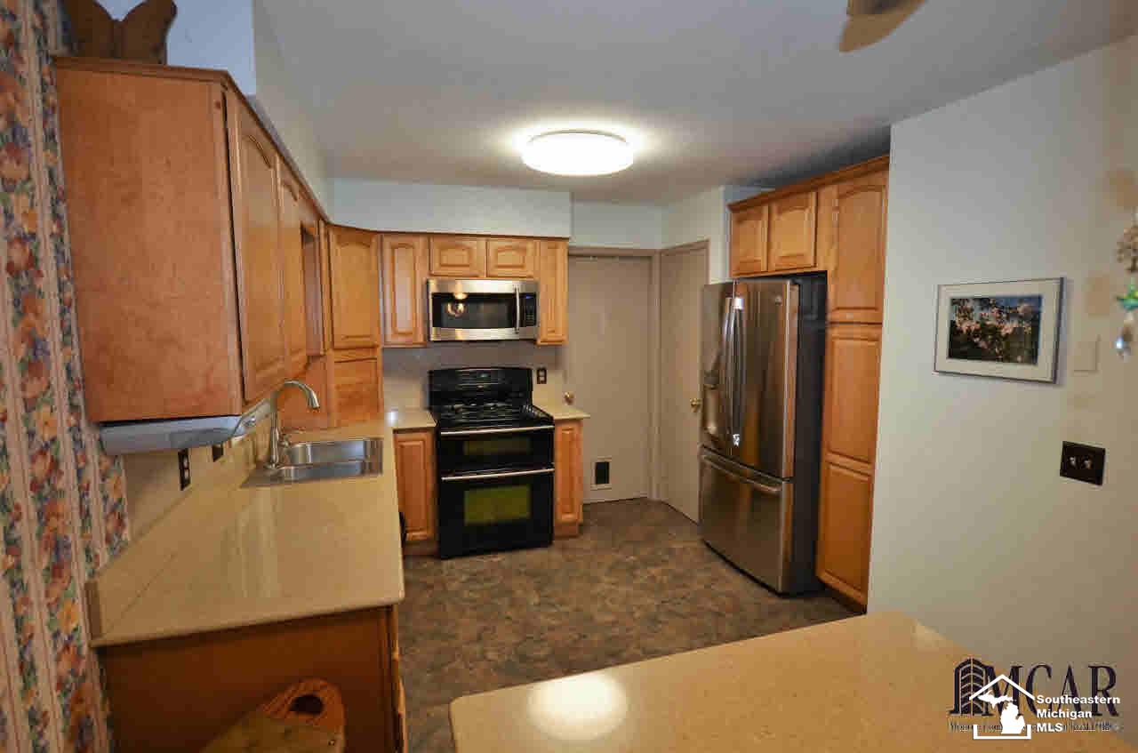 7348 Danforth Road Temperance, MI 48182 - Photo 13 of 30 Kitchen
