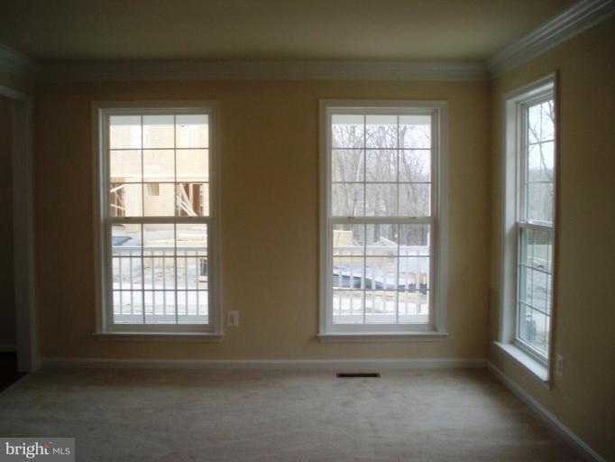 7026 Fox Chase Road New Market, MD 21774 - Photo 2 of 18 Living Room