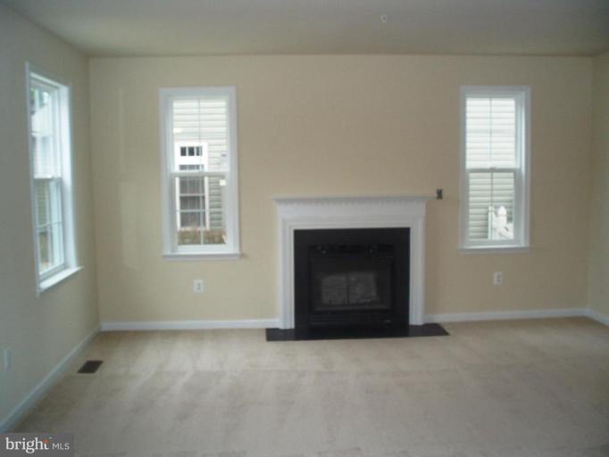 7026 Fox Chase Road New Market, MD 21774 - Photo 4 of 18 Family Room