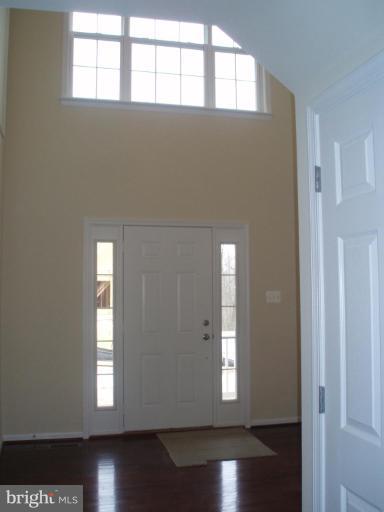 7026 Fox Chase Road New Market, MD 21774 - Photo 9 of 18 Entrance / Foyer