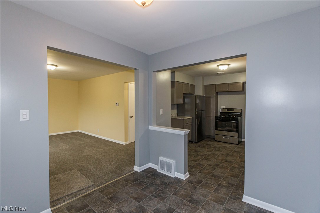 340 Hillman Road Akron, OH 44312 - Photo 7 of 31