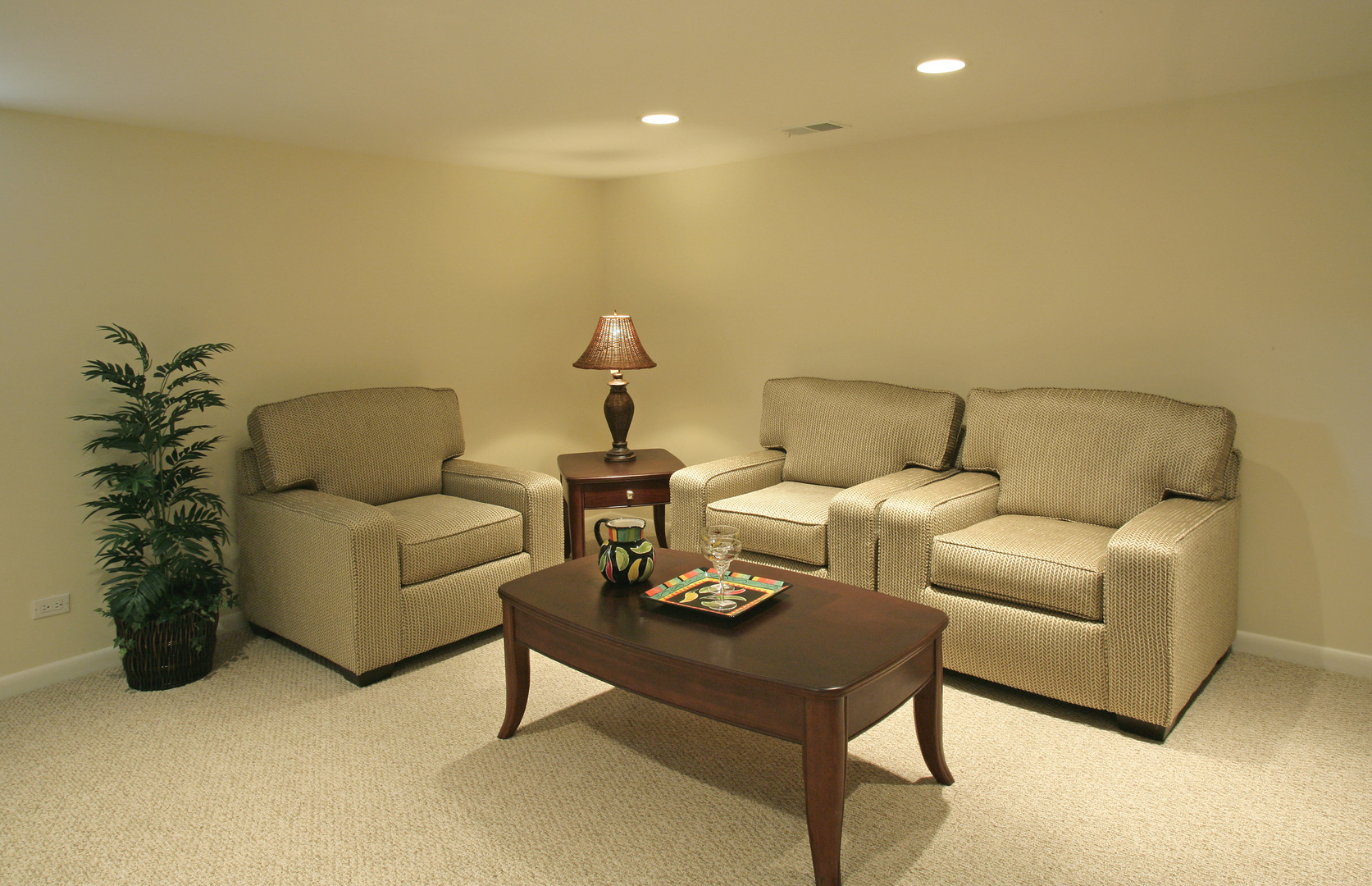 537 Ridge Road, Unit 537 Wilmette, IL 60091 - Photo 11 of 15 a living room with furniture and a potted plant