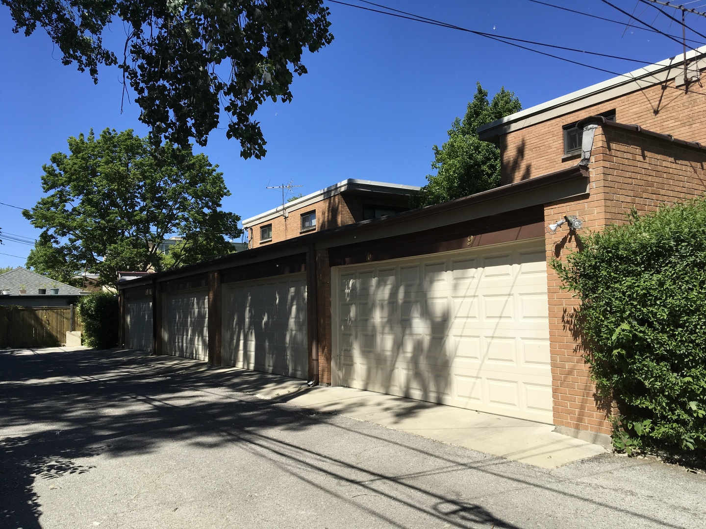 537 Ridge Road, Unit 537 Wilmette, IL 60091 - Photo 14 of 15 a front view of a house