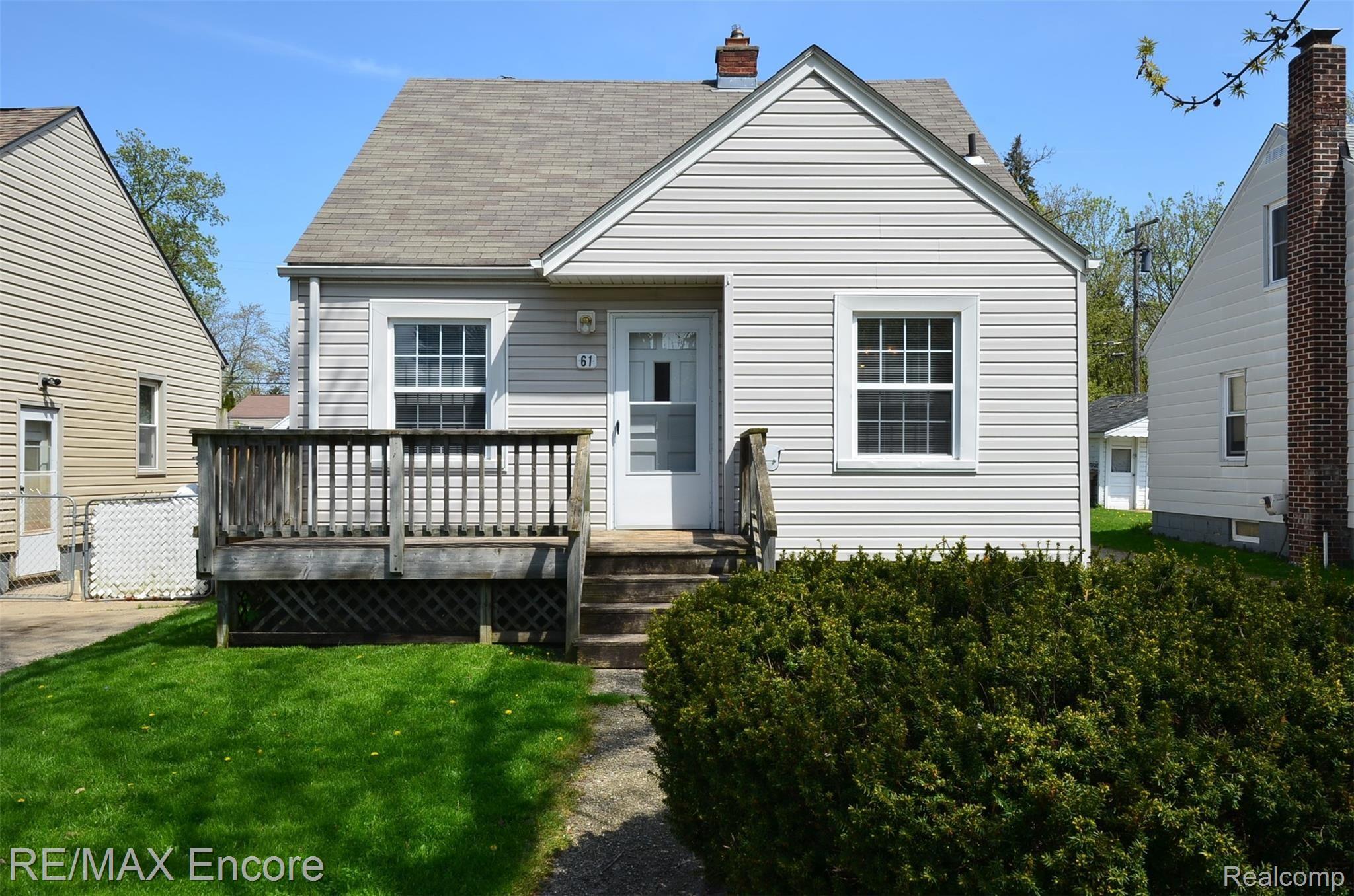 61 East Rutgers Avenue Pontiac, MI 48340 - Photo 2 of 48 55ACADF4-493E-4D38-8318-7782A754D09E.jpeg