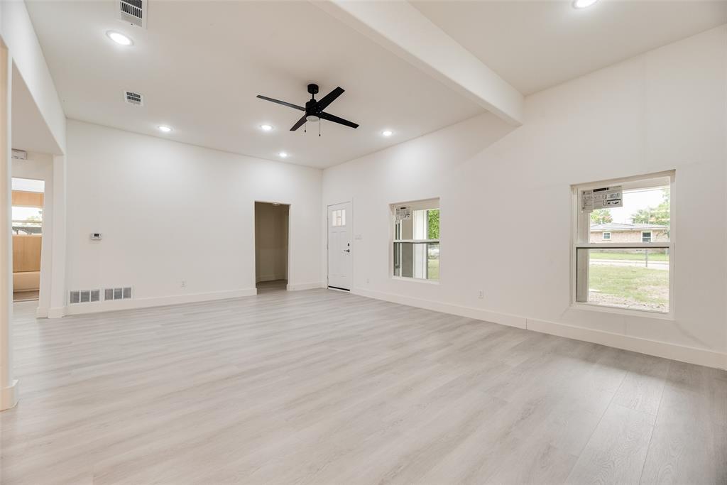 302 Newsom Road Mesquite, TX 75149 - Photo 6 of 34