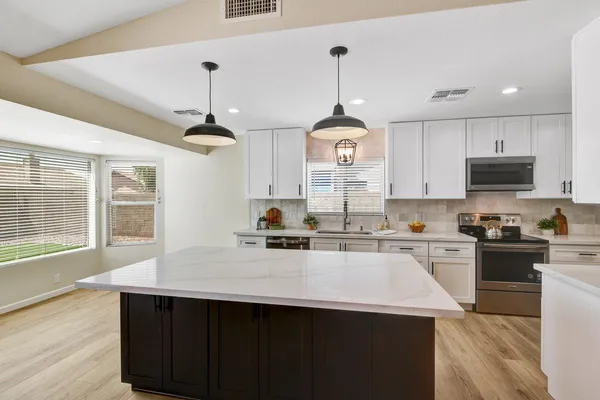 $2,495 | 7331 West Windrose Drive, Peoria, AZ 85381