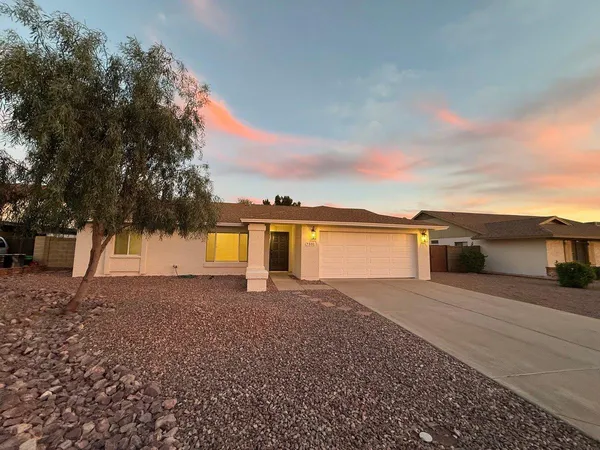 $2,495 | 7331 West Windrose Drive, Peoria, AZ 85381