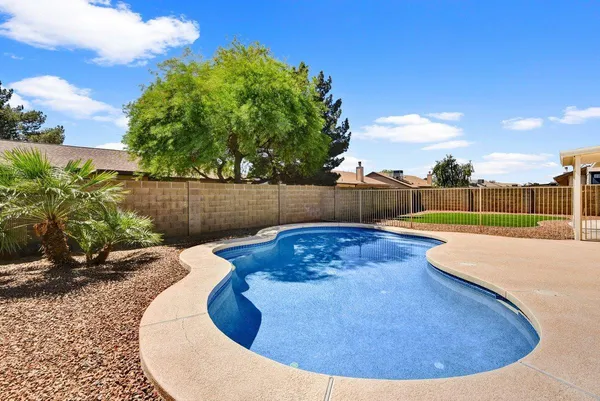 $2,495 | 7331 West Windrose Drive, Peoria, AZ 85381