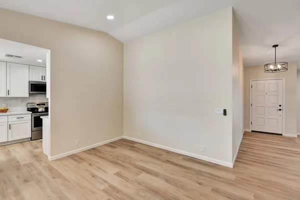 $2,495 | 7331 West Windrose Drive, Peoria, AZ 85381