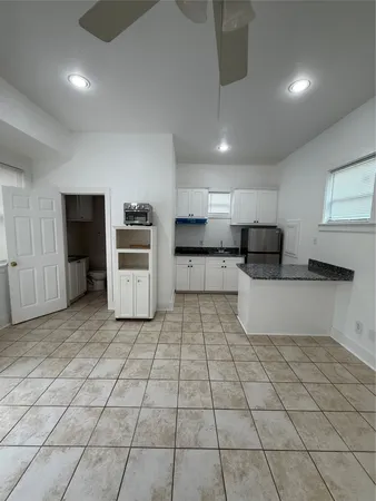 $795 | 5201 Leeland Street, Unit B, Houston, TX 77023