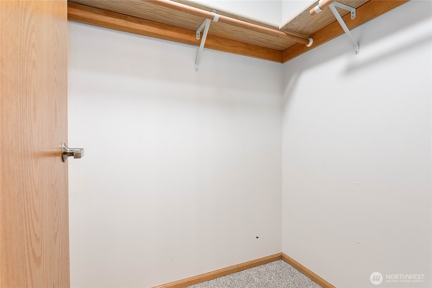 1843 Main Street, Unit G2 Lynden, WA 98264 - Photo 20 of 30 a view of a small room