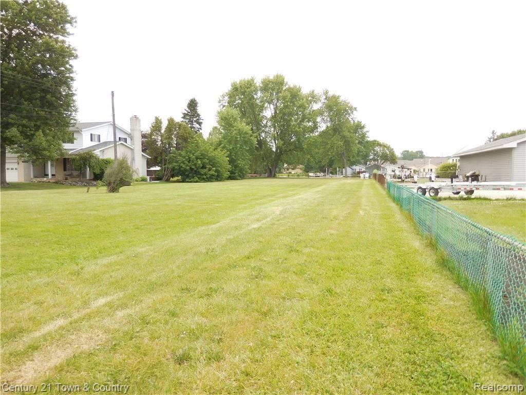 32905 Sutton Road Chesterfield, MI 48047 - Photo 1 of 8