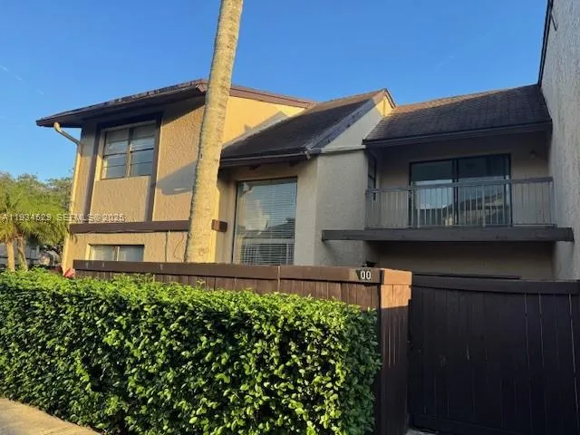 $2,950 | 1800 Bayberry Drive, Unit 1800, Pembroke Pines, FL 33024