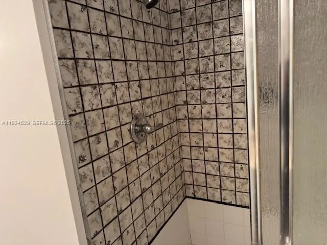 $2,950 | 1800 Bayberry Drive, Unit 1800, Pembroke Pines, FL 33024