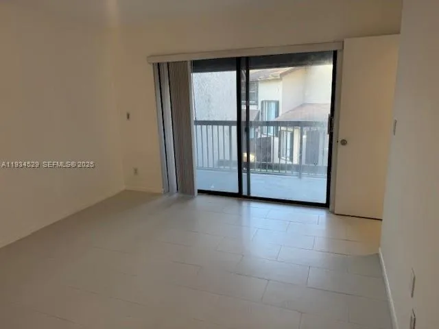 $2,950 | 1800 Bayberry Drive, Unit 1800, Pembroke Pines, FL 33024