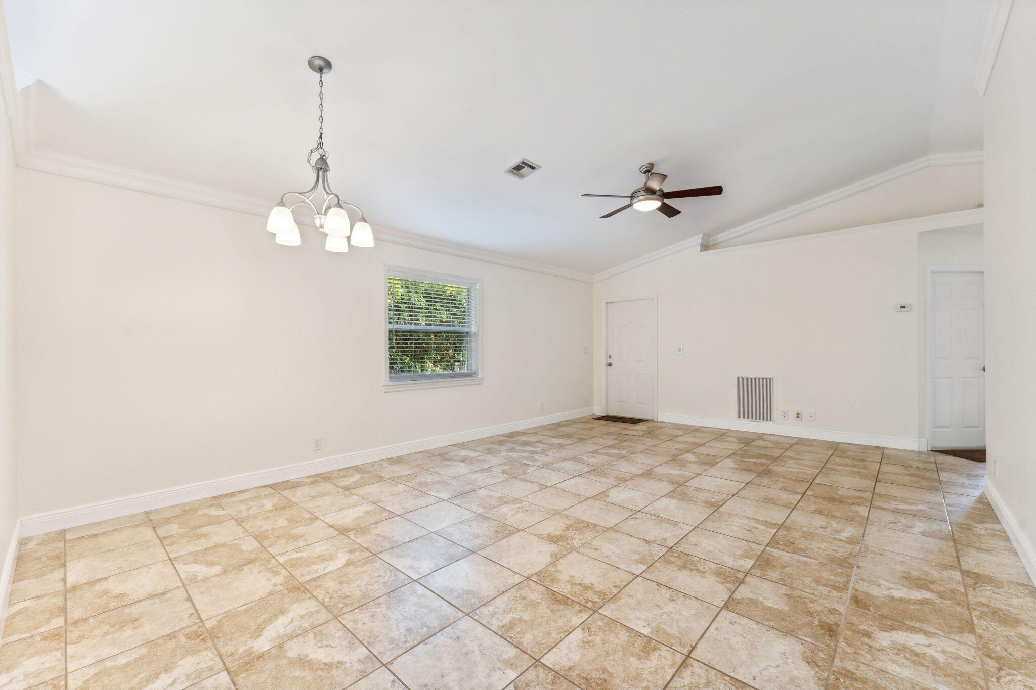 701 Key W Street Boynton Beach, FL 33426 - Photo 4 of 22 Living Room