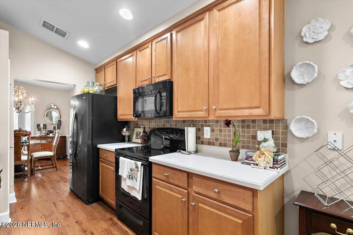 9092 Sweet Tree Trail Jacksonville, FL 32256 - Photo 9 of 31 09-Kitchen