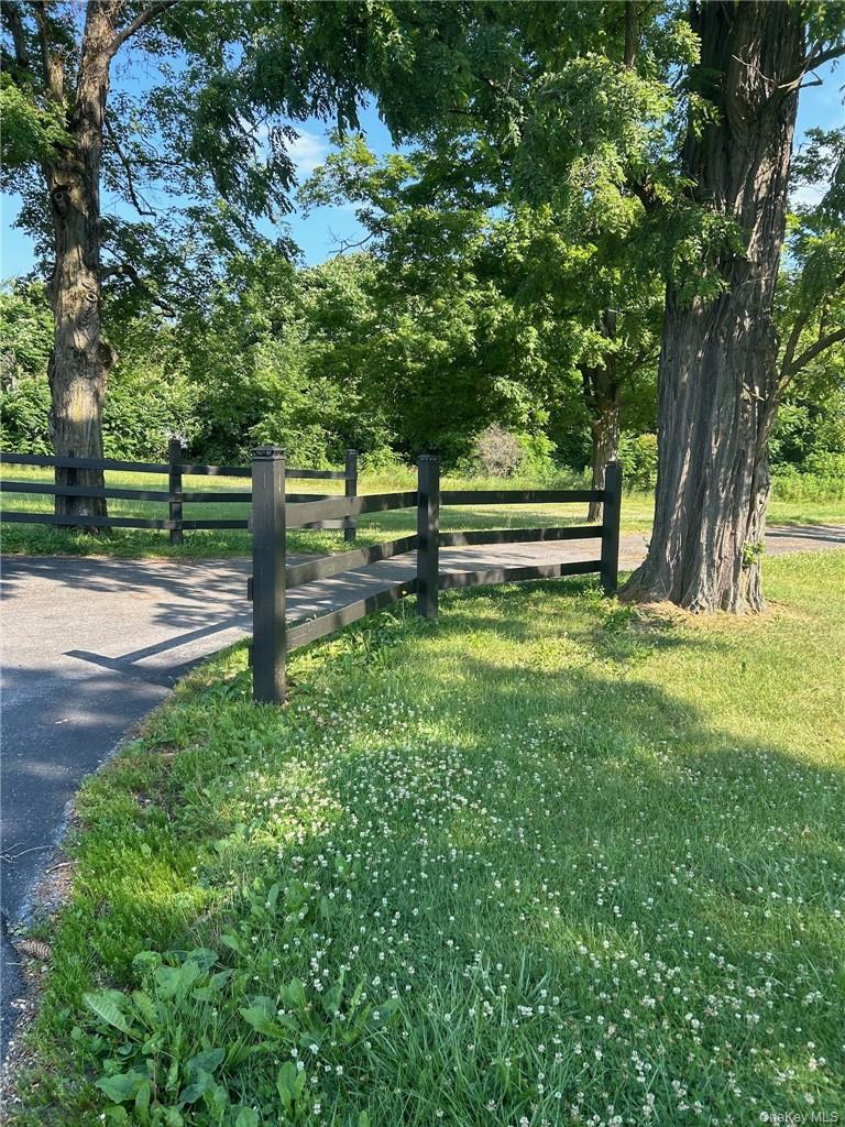165 South Cross Road, Unit 4 Staatsburg, NY 12580 - Photo 11 of 12 View of property's community featuring a yard