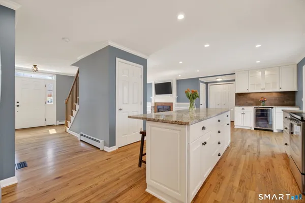 $725,000 | 12 Stonewall Lane, Clinton, CT 06413