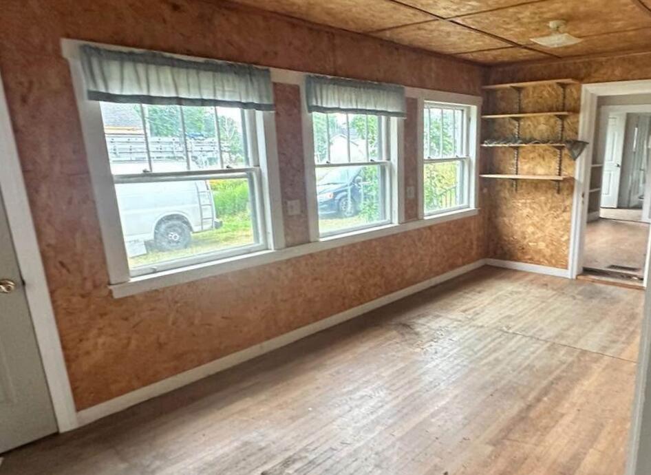 21 Mortland Road Searsport, ME 04974 - Photo 7 of 16 Sunroom Entry