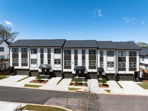$2,015 | 3960 Redan Road, Unit A1, Stone Mountain, GA 30083